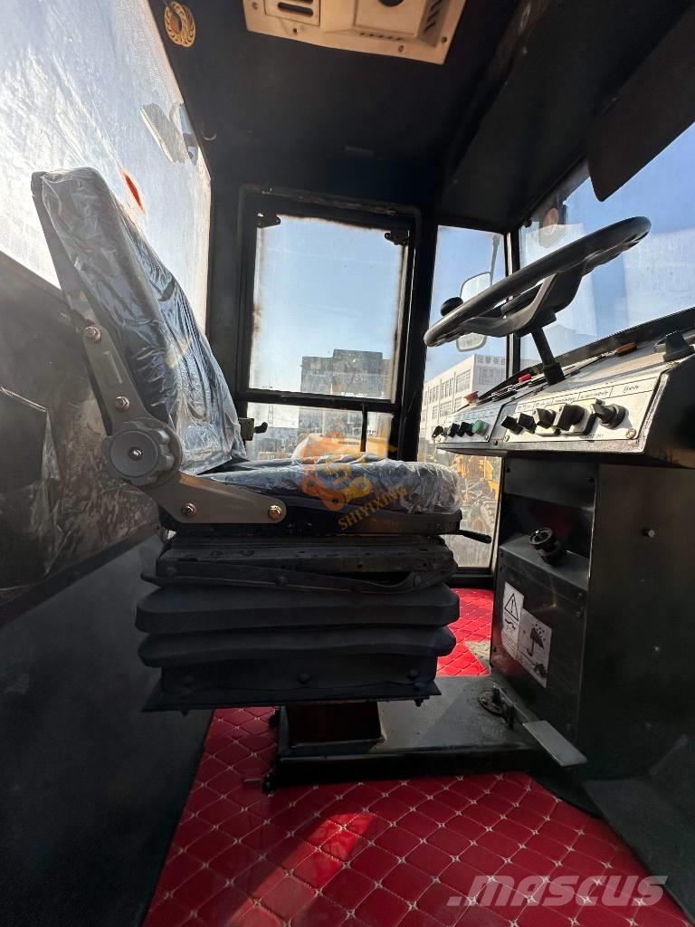 XCMG XD 103 ソイルコンパクター