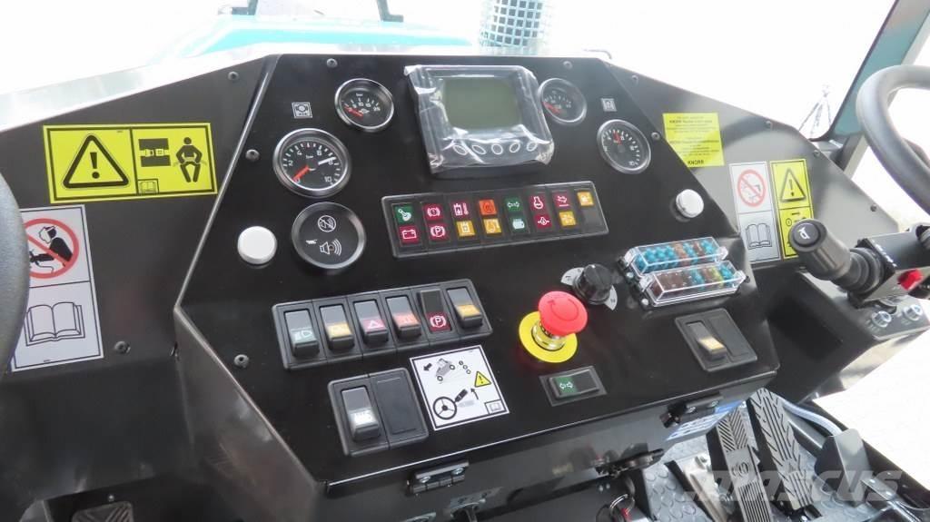 Ammann ART 240 タイヤローラ