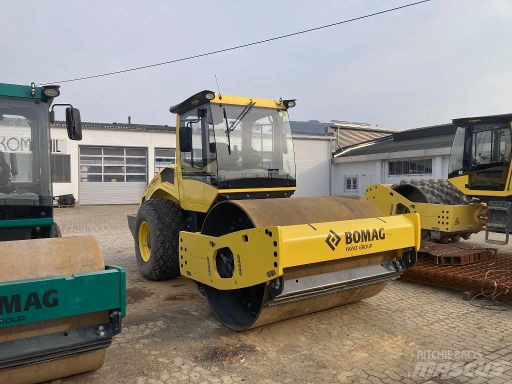 Bomag BW 211 DH-5 ソイルコンパクター