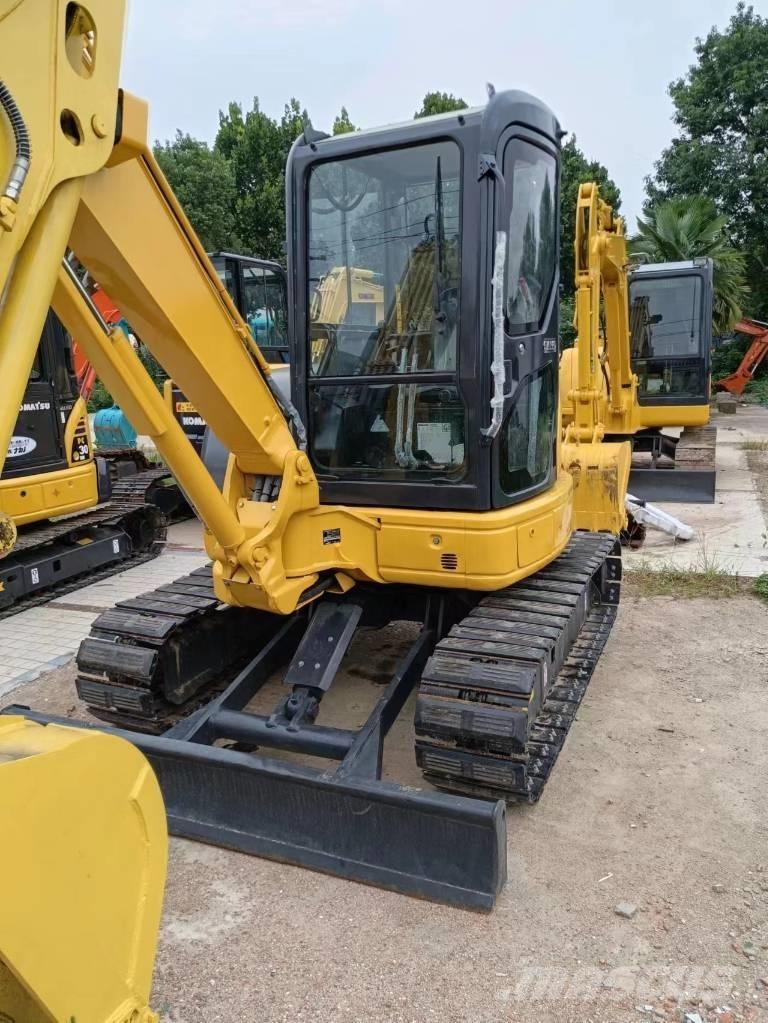 Komatsu PC 30 ミニ油圧ショベル 7t以下（ミニユンボ・ミニディガー）