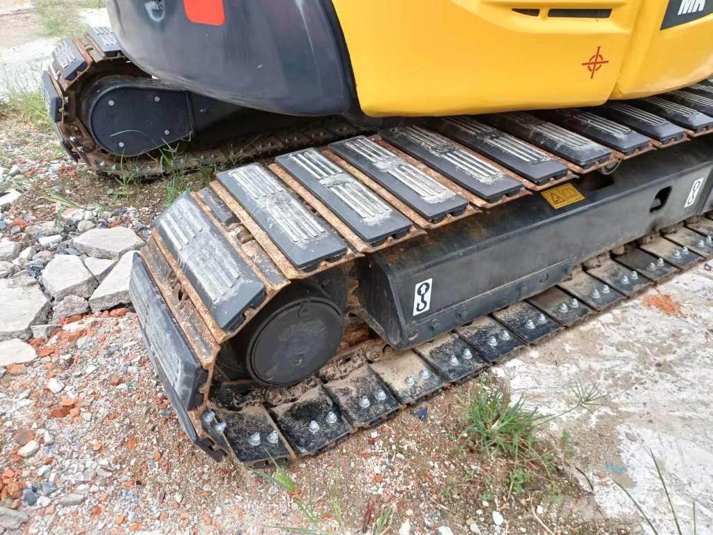 Komatsu PC 30 ミニ油圧ショベル 7t以下（ミニユンボ・ミニディガー）