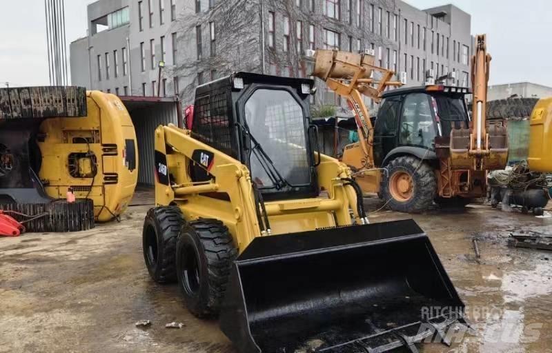 CAT 246D スキッドステアローダー
