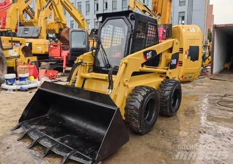 CAT 246D スキッドステアローダー