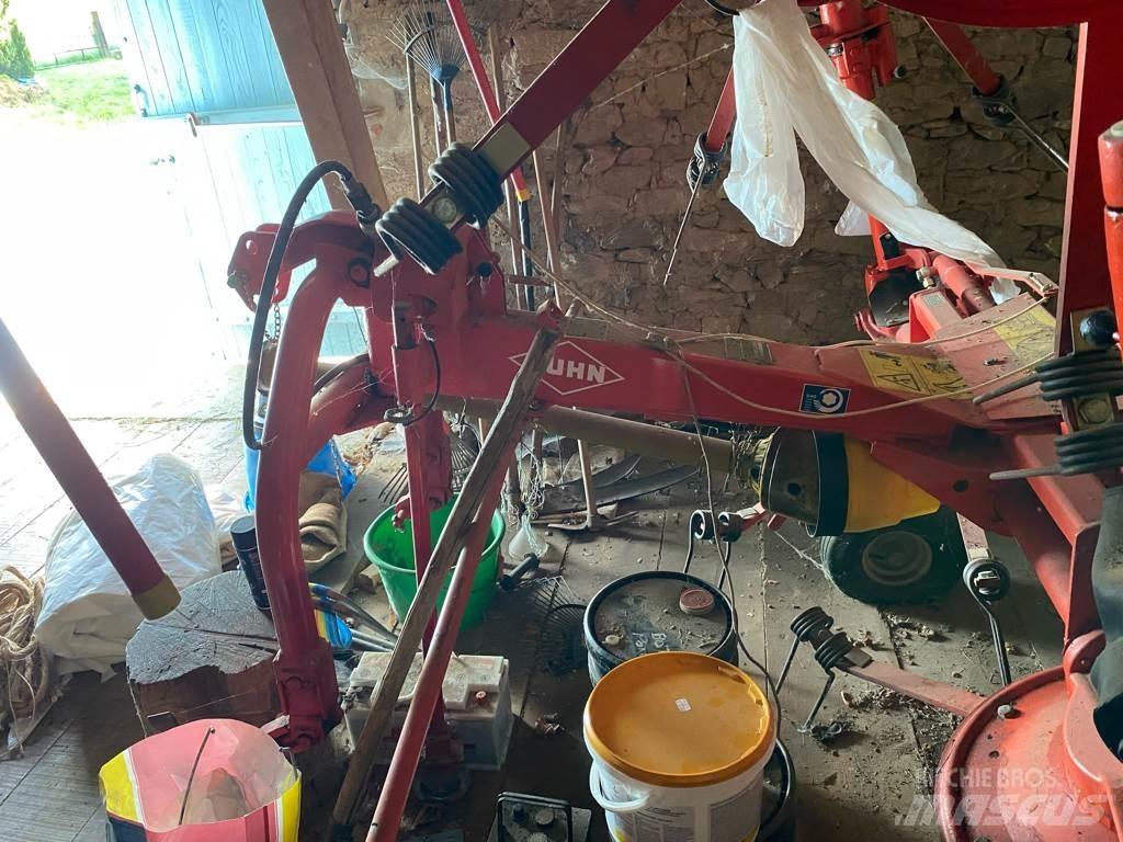 Kuhn GF 5001 MH テッダー・テッダーレーキ