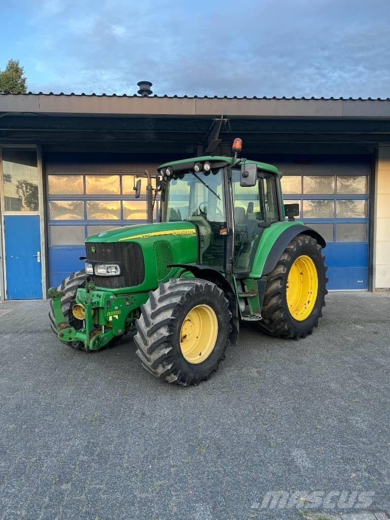 John Deere 6220 トラクター