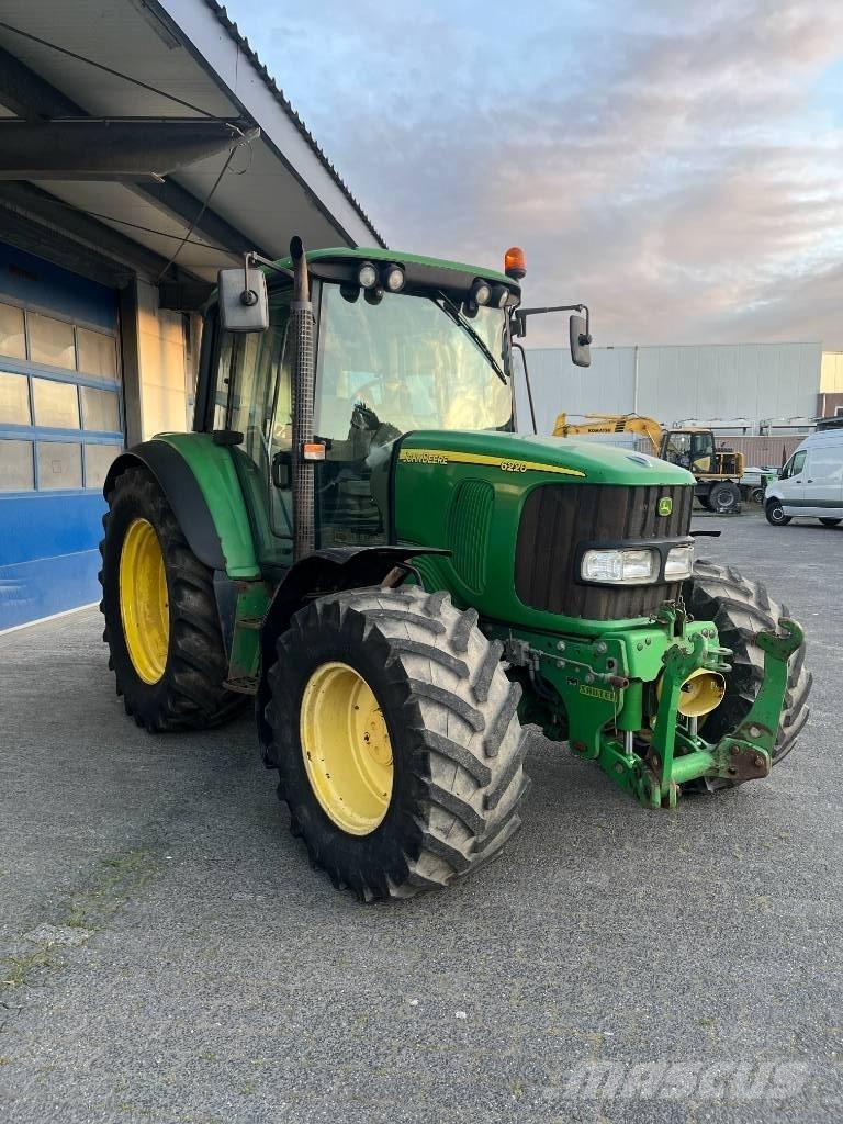 John Deere 6220 トラクター
