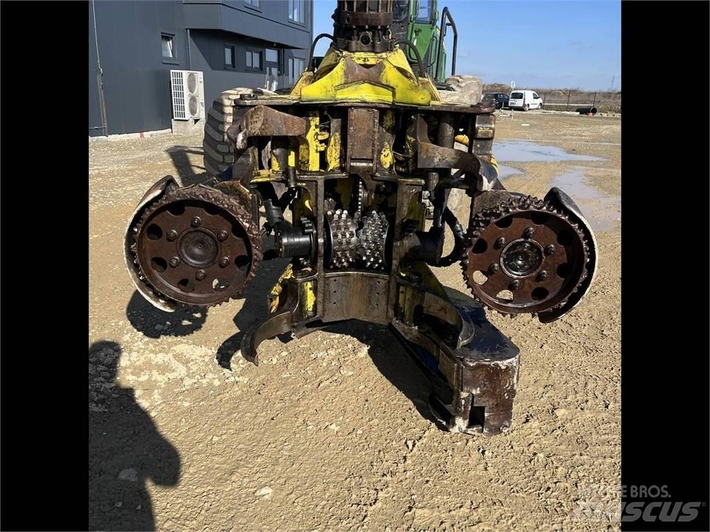 John Deere 1470E ハーベスター