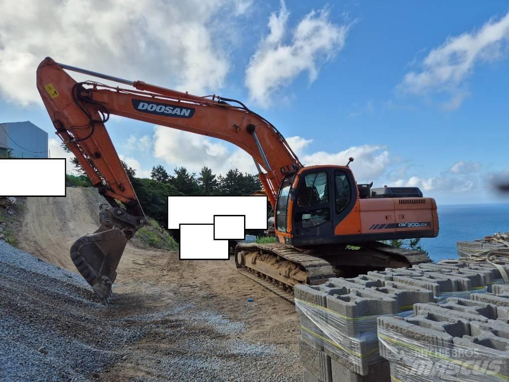 Doosan DX 300 LCA 大型油圧ショベル12t以上（パワーショベル・ユンボ）