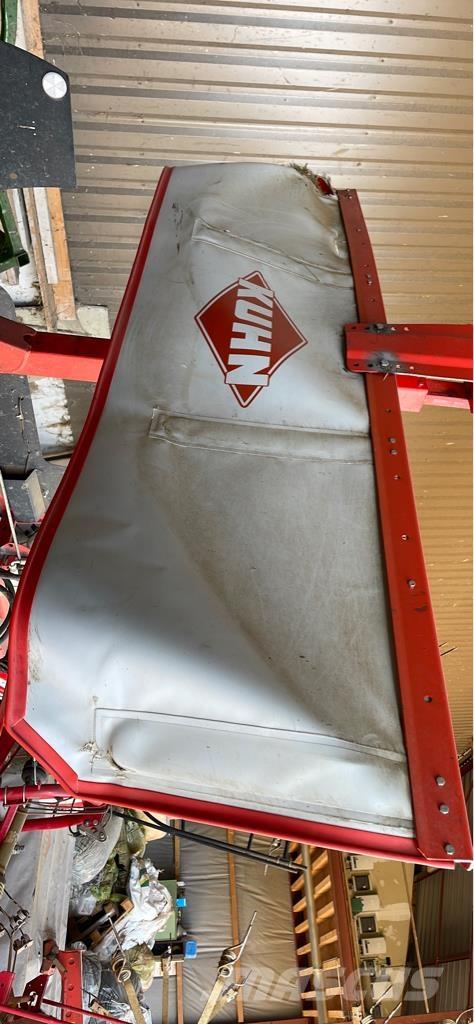 Kuhn GA 6632 ウィンドローア/レーキ