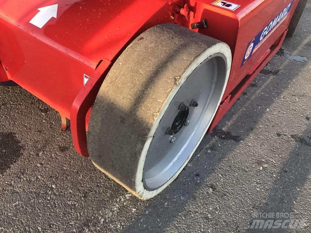 Manitou 120 AET J ブームリフト　屈伸型