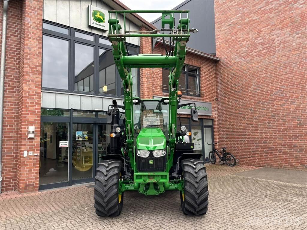 John Deere 6110M トラクター