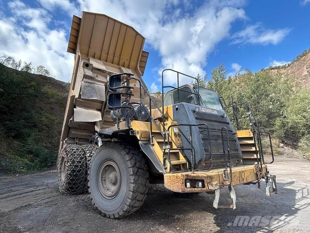 CAT 773F リジットフレーム式ダンプトラック