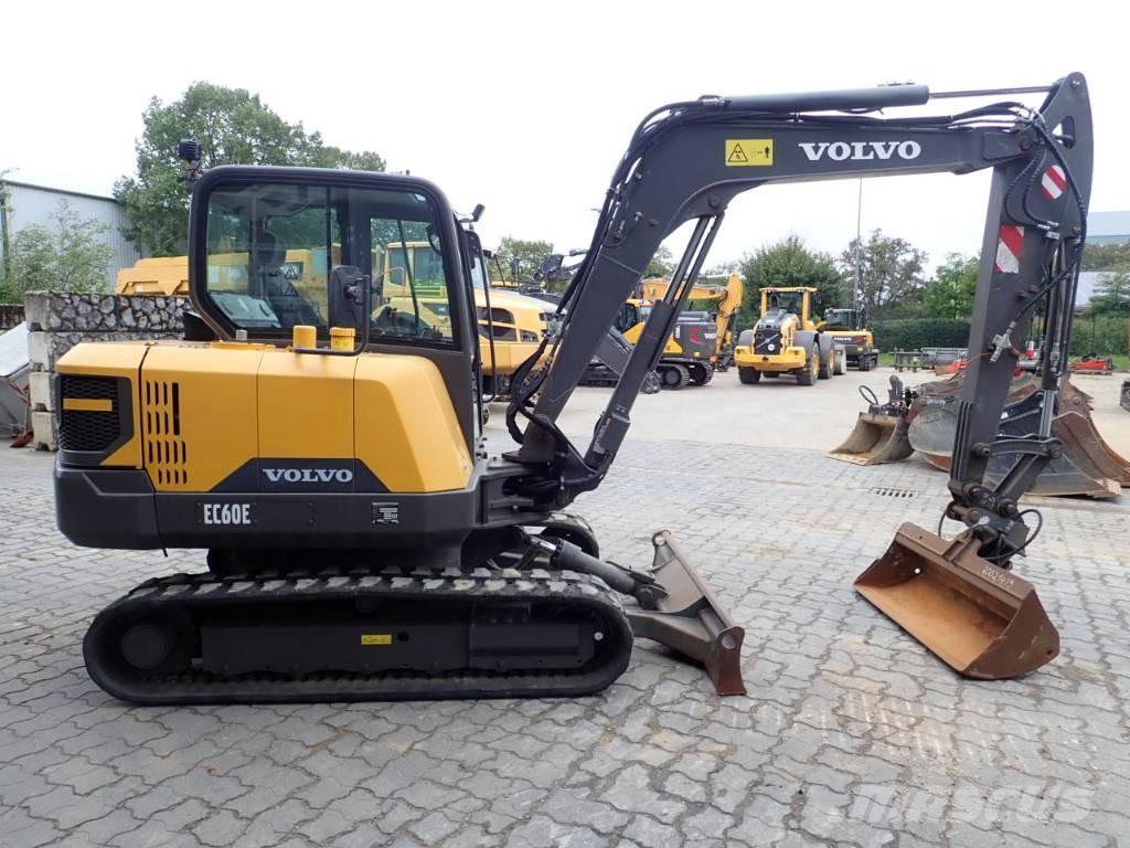 Volvo EC 60 E 中型油圧ショベル 7ｔ-12ｔ（ユンボ・パワーショベル・バックホー）