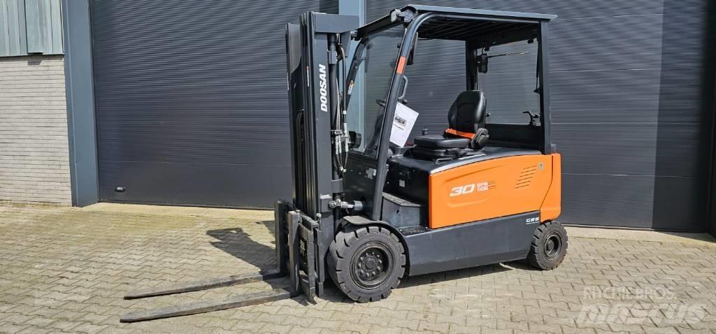 Doosan B 30 X-7 バッテリーフォークリフト