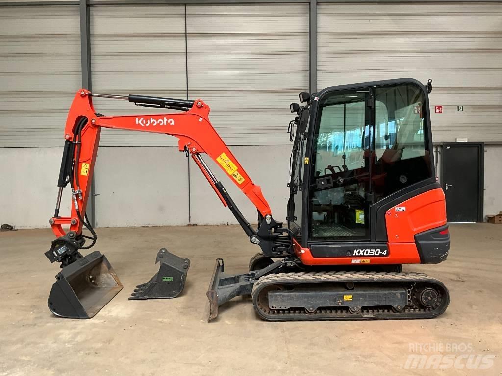 Kubota KX 030-4 ミニ油圧ショベル 7t以下（ミニユンボ・ミニディガー）
