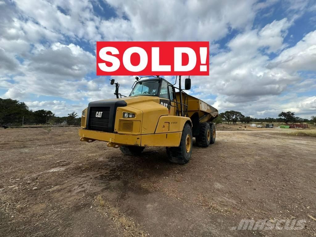 CAT 745C アーティキュレート式ダンプトラック