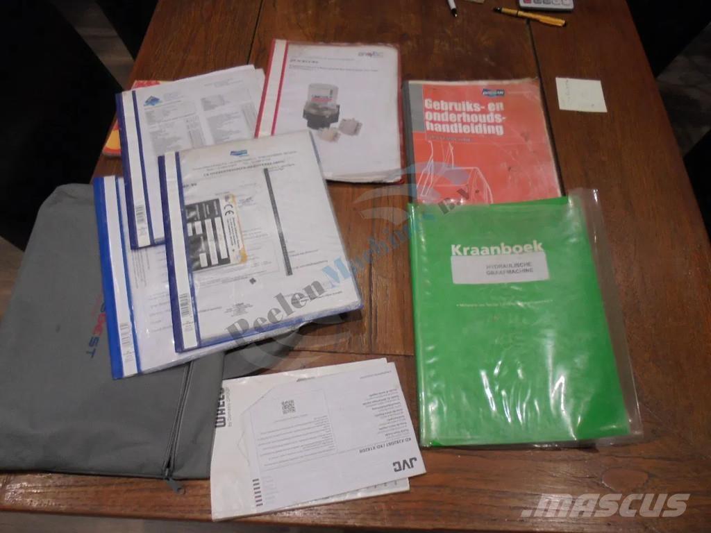 Doosan DX 255 LC 大型油圧ショベル12t以上（パワーショベル・ユンボ）