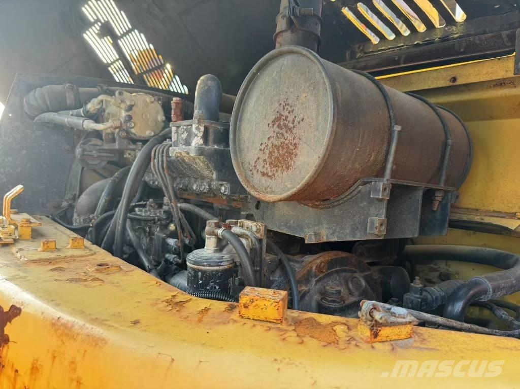 Komatsu PC 60-7 ミニ油圧ショベル 7t以下（ミニユンボ・ミニディガー）