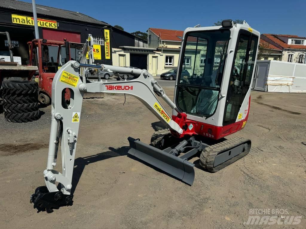 Takeuchi TB 216 ミニ油圧ショベル 7t以下（ミニユンボ・ミニディガー）