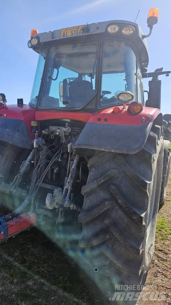 Massey Ferguson 6715 トラクター