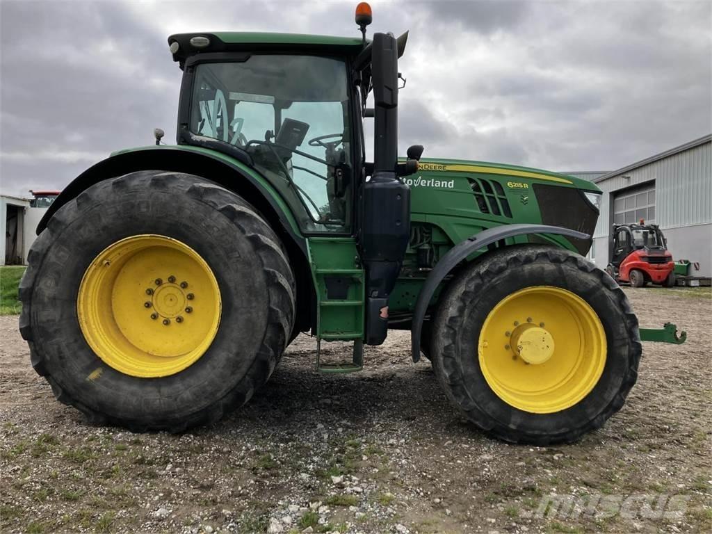 John Deere 6215R トラクター