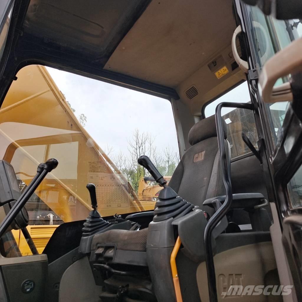 CAT 320 D 大型油圧ショベル12t以上（パワーショベル・ユンボ）