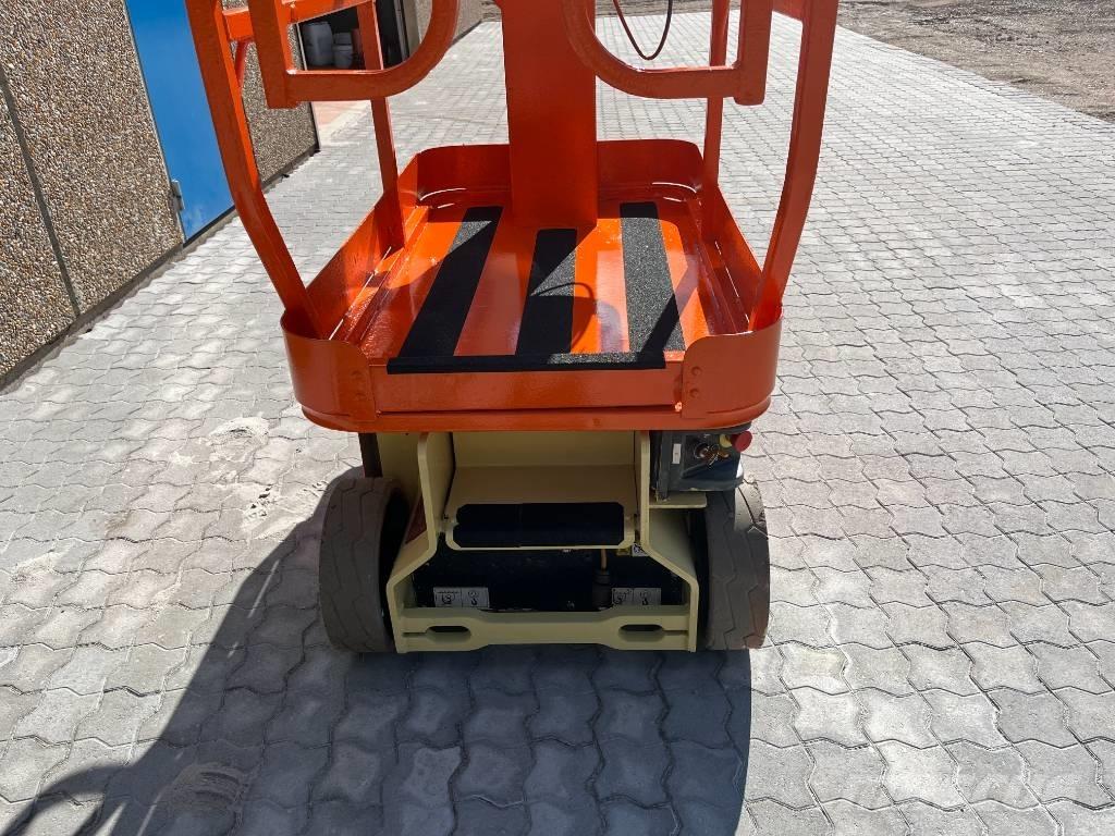 JLG 1230 ES 垂直昇降型リフト