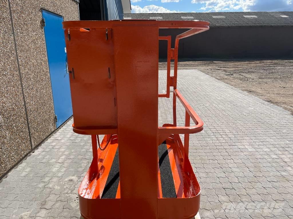 JLG 1230 ES 垂直昇降型リフト