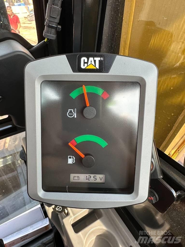 CAT 2024 CAT 305.5 ミニ油圧ショベル 7t以下（ミニユンボ・ミニディガー）