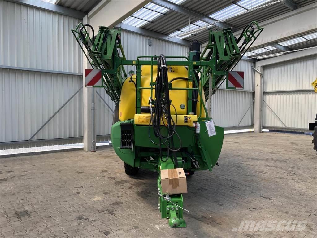 John Deere R740i 牽引型スプレイヤー