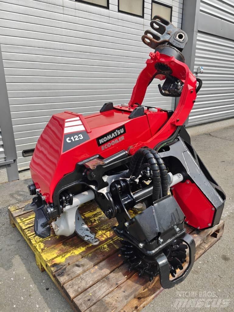 Komatsu C 123 ハーベスタヘッド