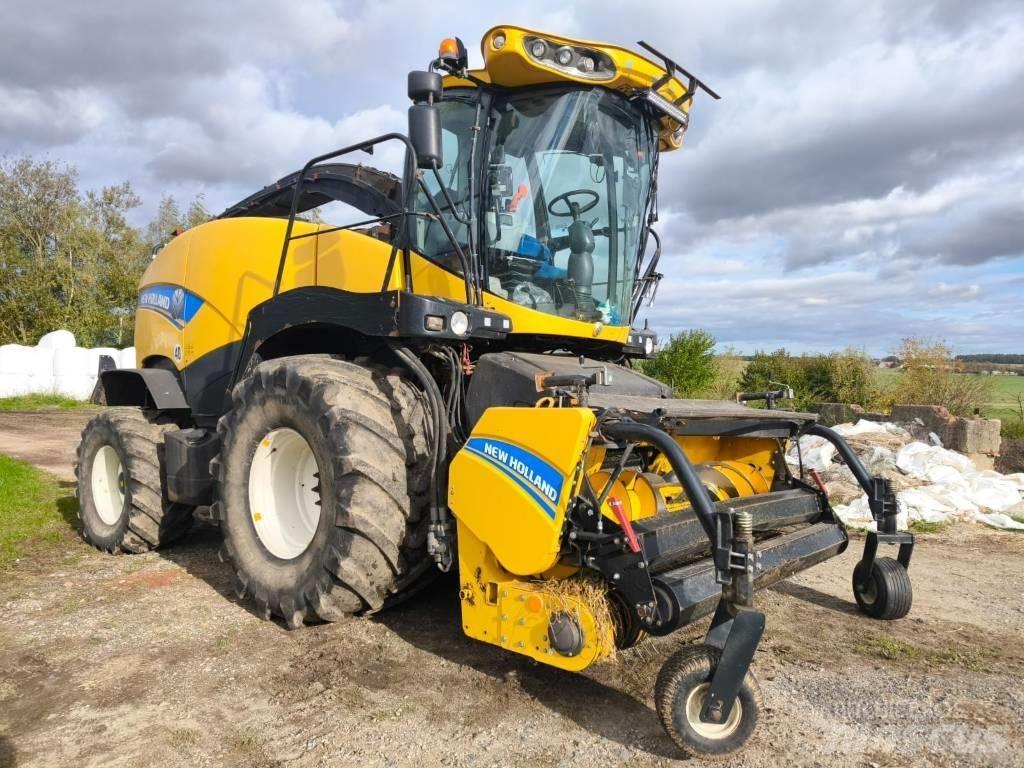 New Holland FR 850 自走式フォレージハーベスター