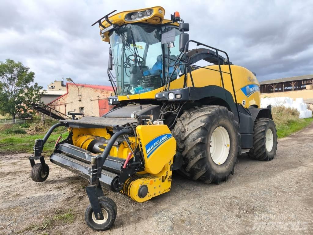 New Holland FR 850 自走式フォレージハーベスター