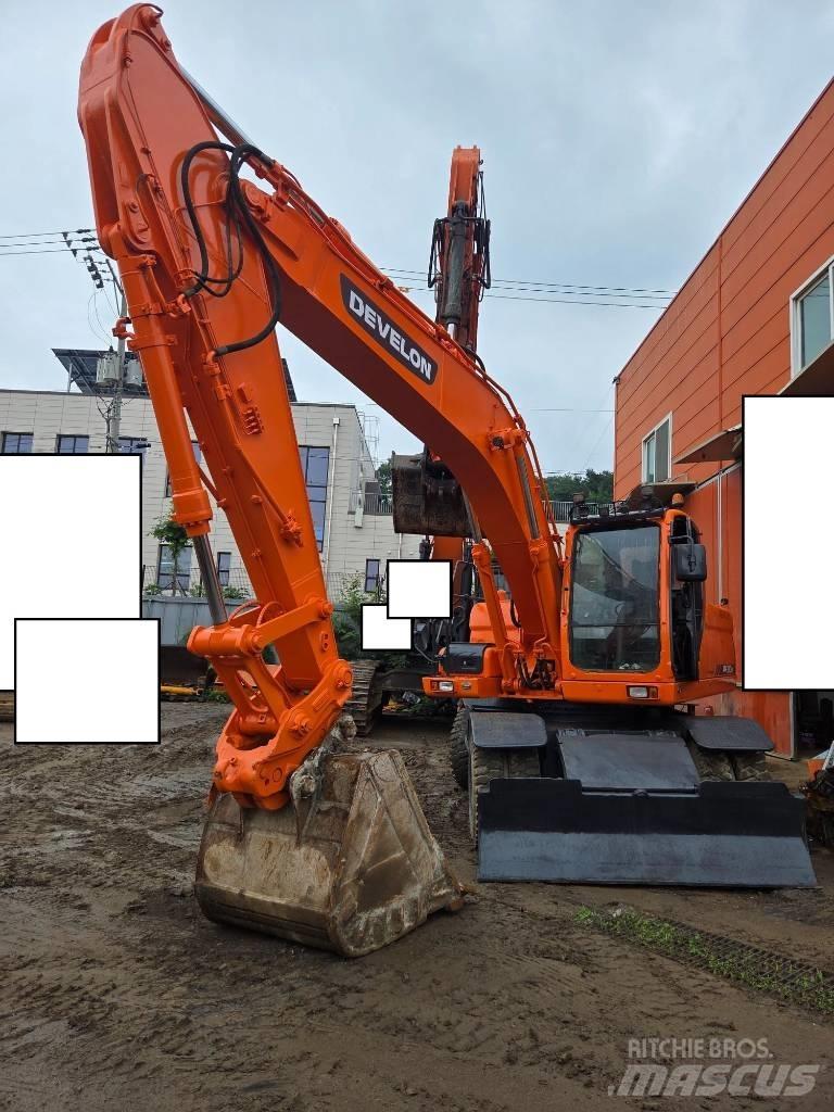 Doosan DX 210 W ホイール式油圧ショベル（パワーショベル・ユンボ・バックホー）