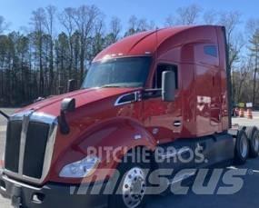 Kenworth T 680 中古トラクターヘッド | トレーラーヘッド