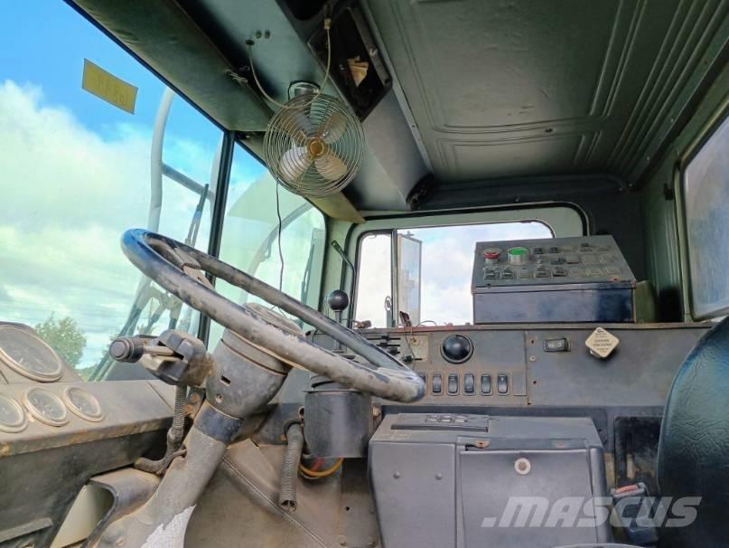 Mack MR 塵芥車、パッカー車