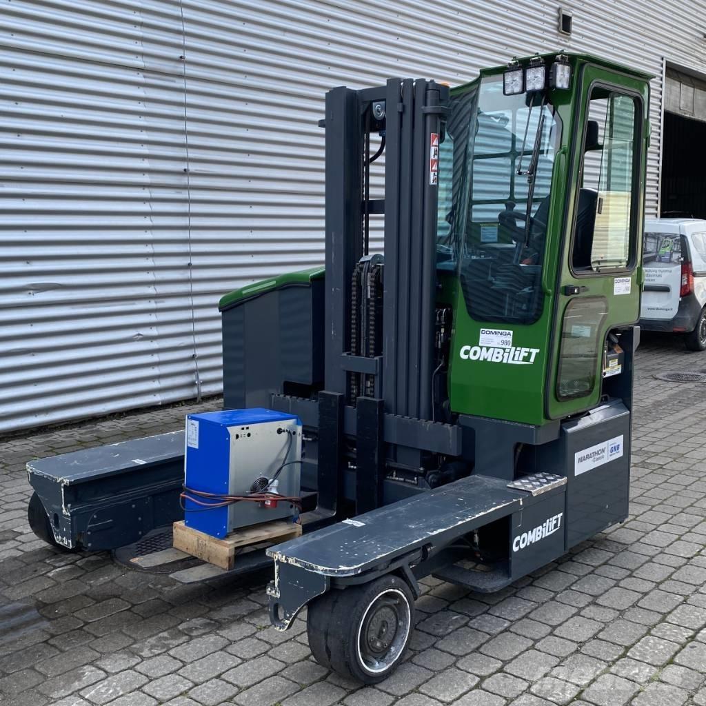 Combilift C 4000 E 全方向リーチ型フォークリフト