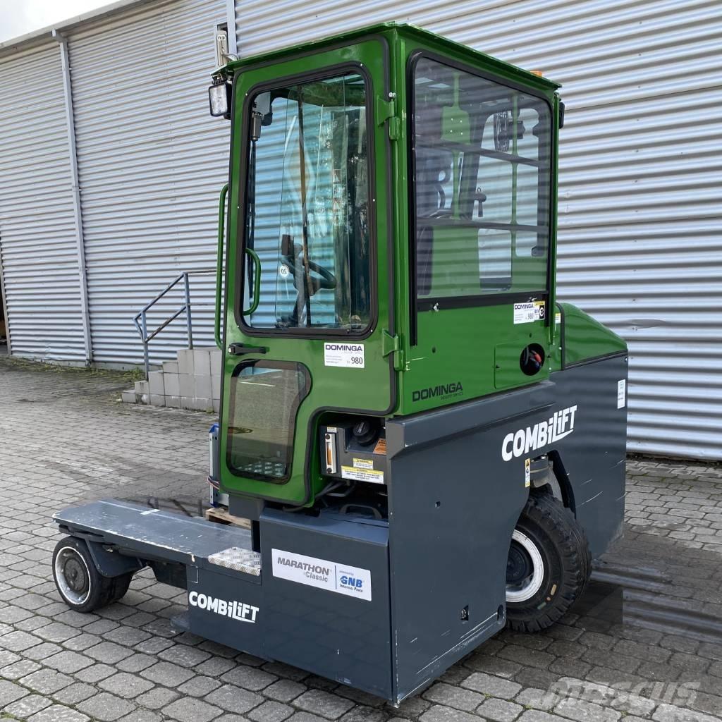 Combilift C 4000 E 全方向リーチ型フォークリフト