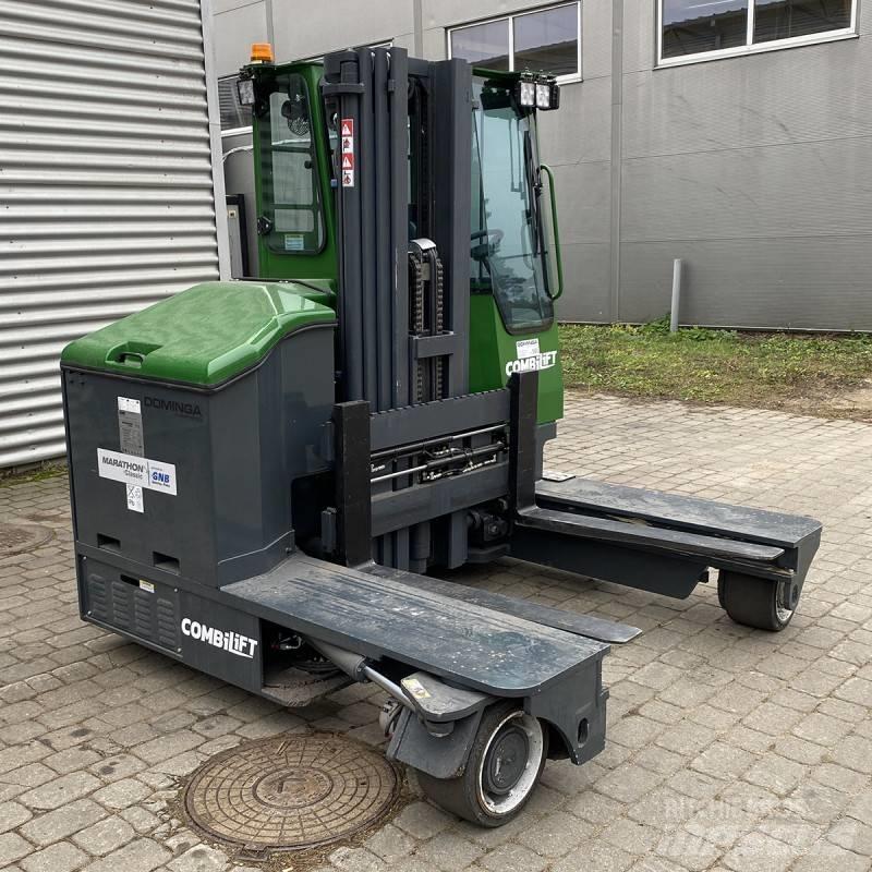 Combilift C 4000 E 全方向リーチ型フォークリフト