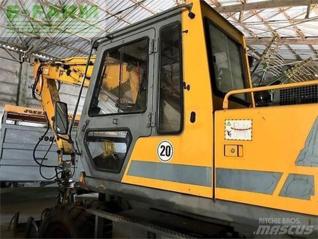 JCB js 130 w ホイール式油圧ショベル（パワーショベル・ユンボ・バックホー）