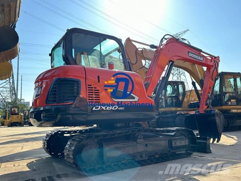 Doosan DX 60 ミニ油圧ショベル 7t以下（ミニユンボ・ミニディガー）