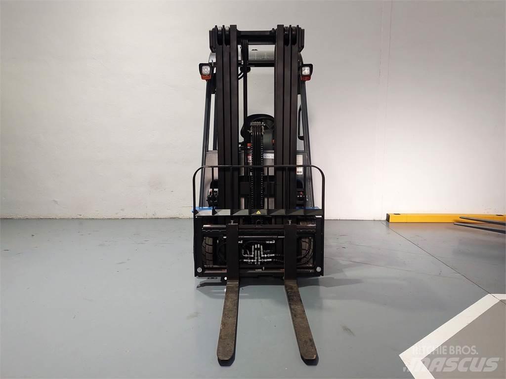  SEF25C バッテリーフォークリフト