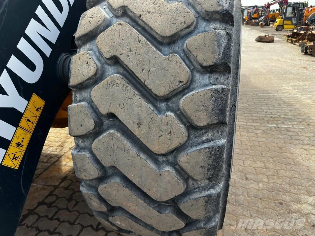 Hyundai HL 970 A 4x4 ホイールローダー・タイヤショベル