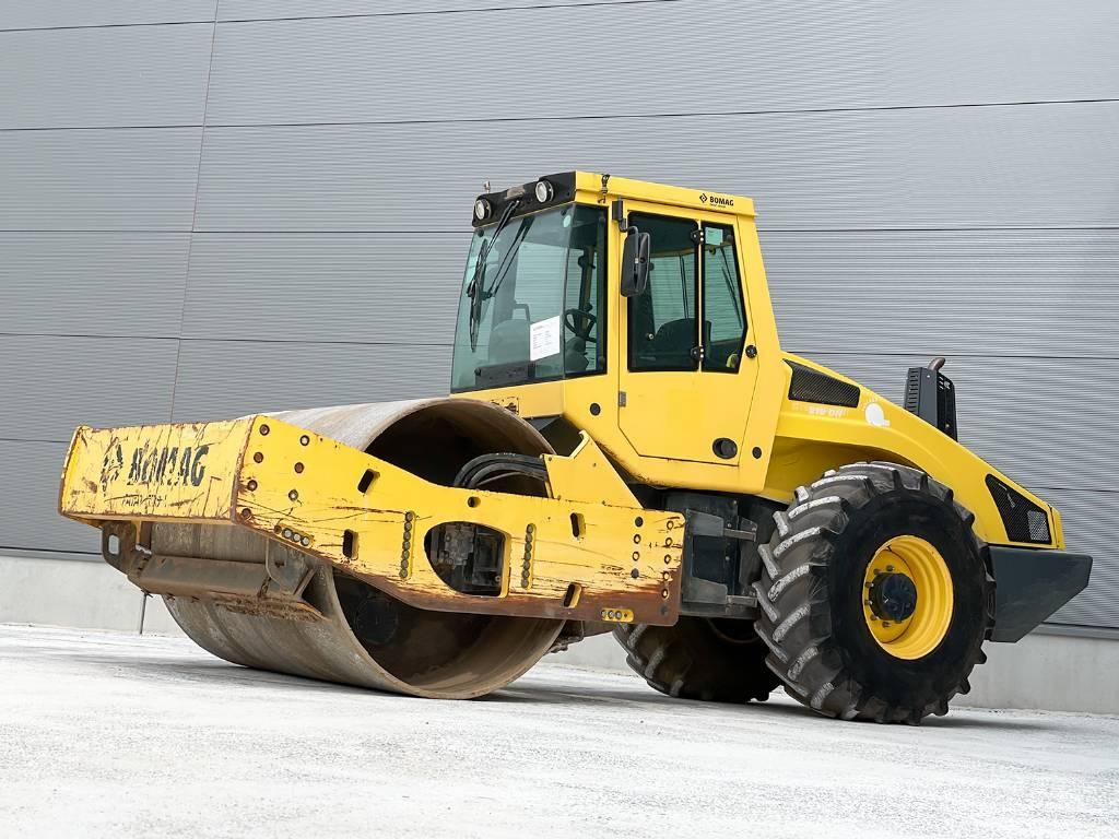 Bomag BW 216 DH-4i 振動ローラ
