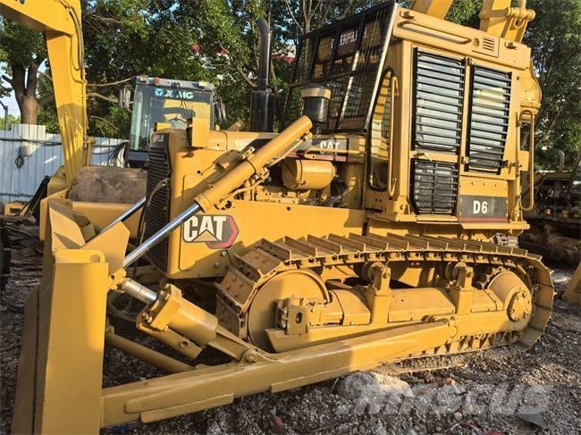CAT D 6 D ブルドーザー