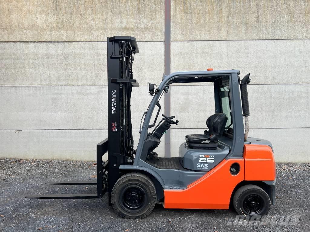 Toyota 02-8 FDF 25 ディーゼル・軽油