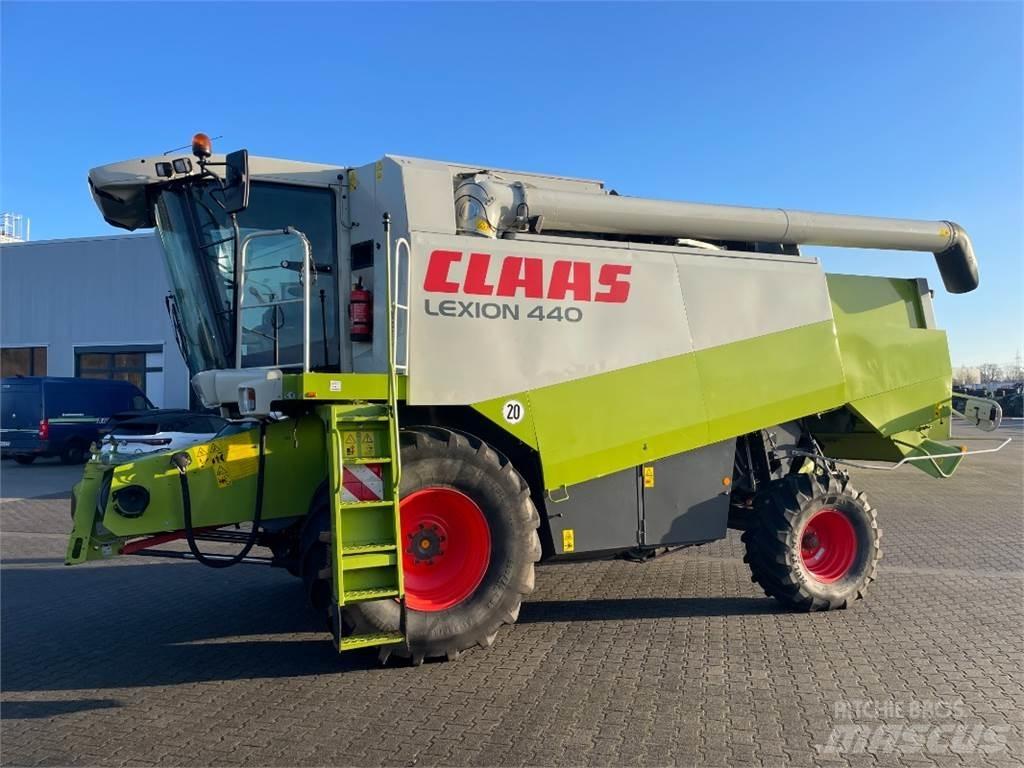 CLAAS Lexion 440 コンバイン