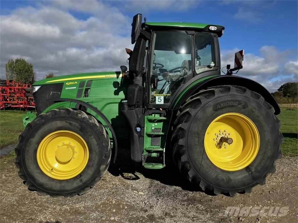John Deere 6250R トラクター
