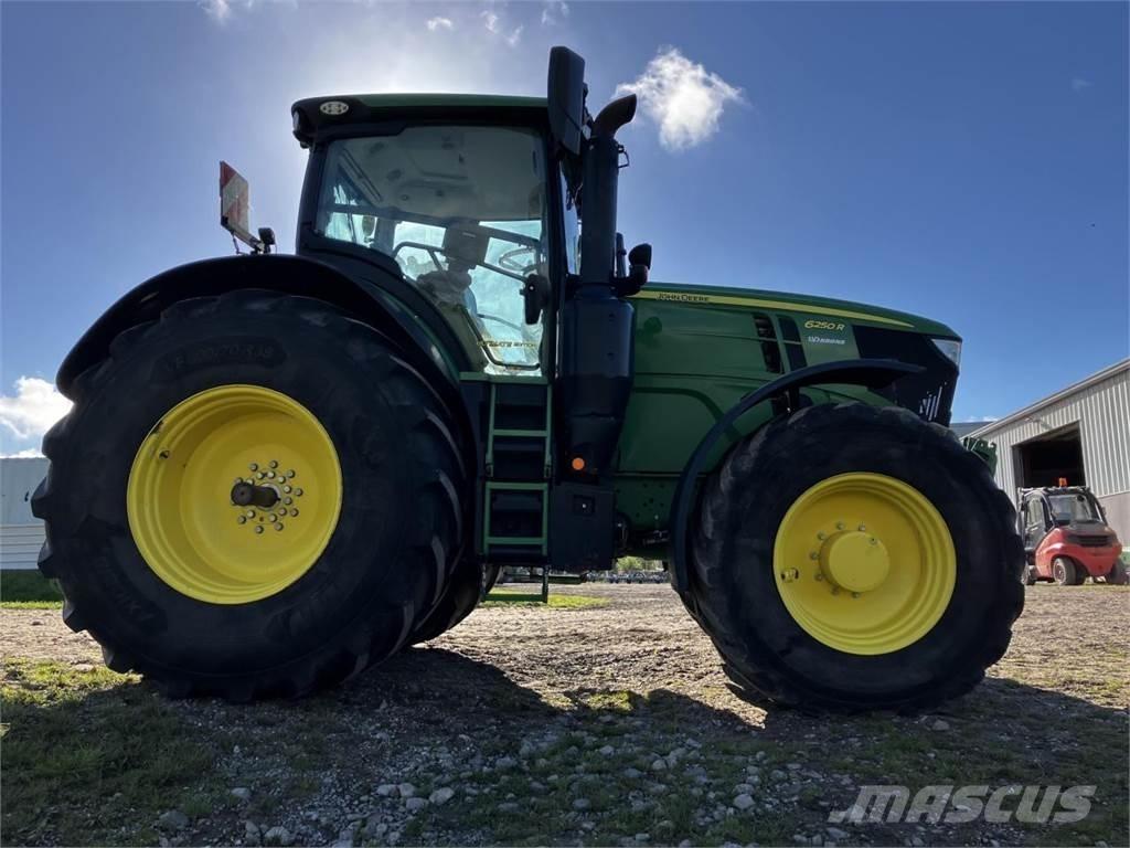 John Deere 6250R トラクター
