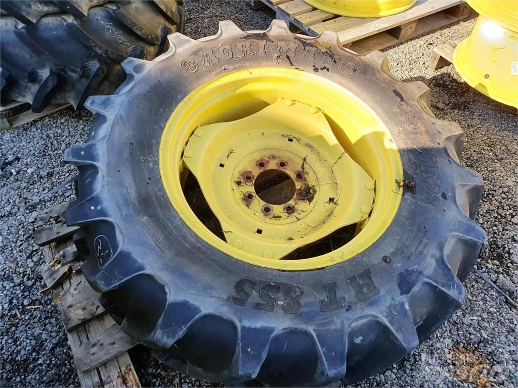 BKT 380/85R28 x2 タイヤ、ホイル、リム